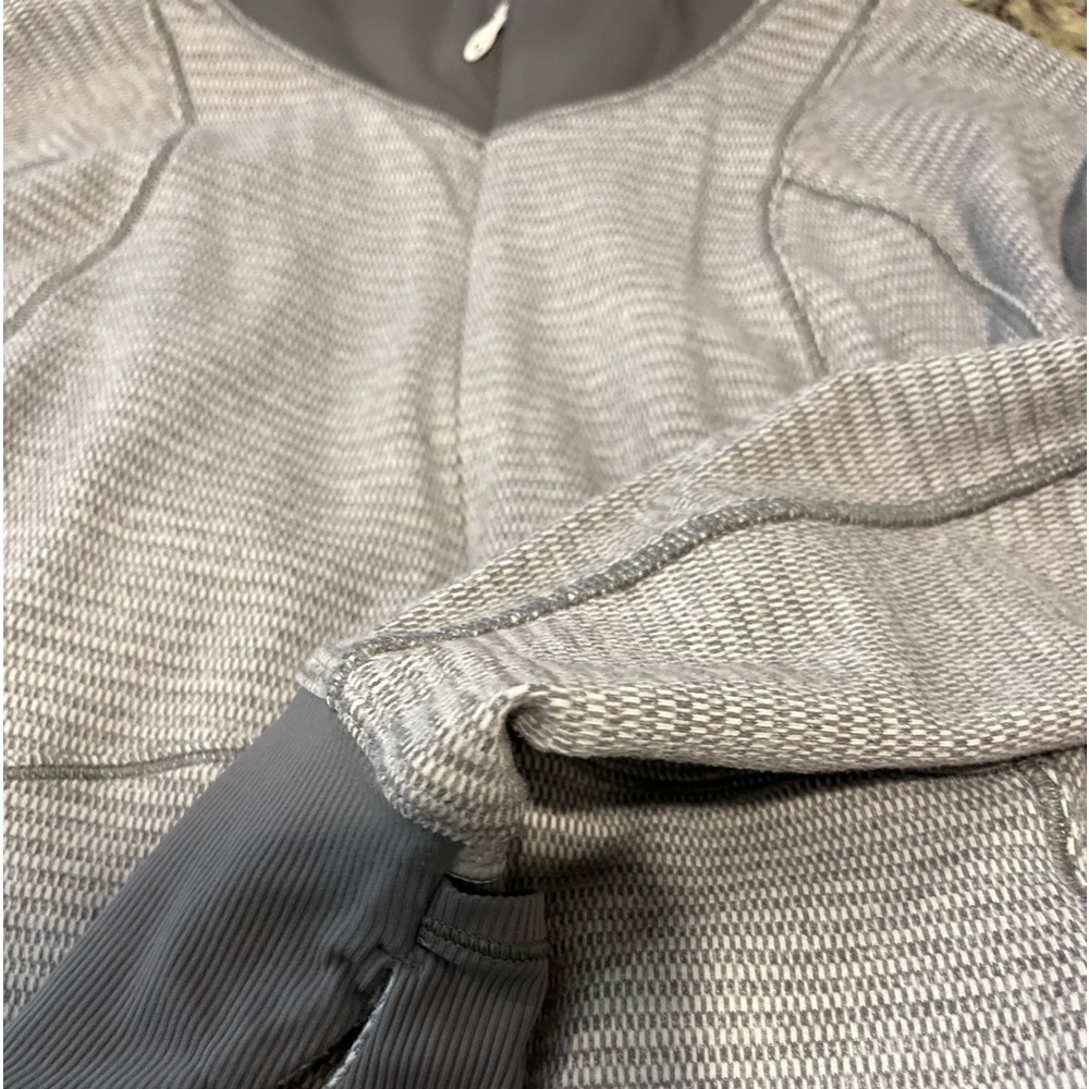 Athleta size 8 soft, gray sweatshirt
